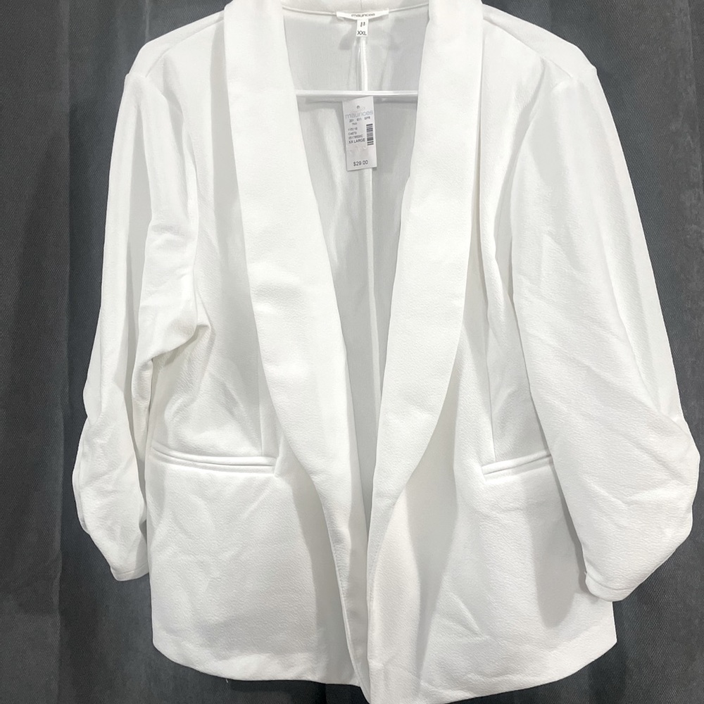 ENDS IN 24hrs NWT Maurices XXL dressy white jacket